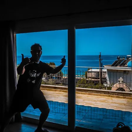 Sun Bakers Hostel Himara