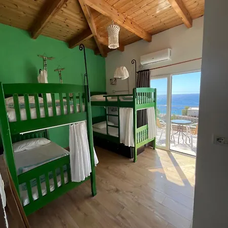 Trip'n'hostel Seaside Himarë