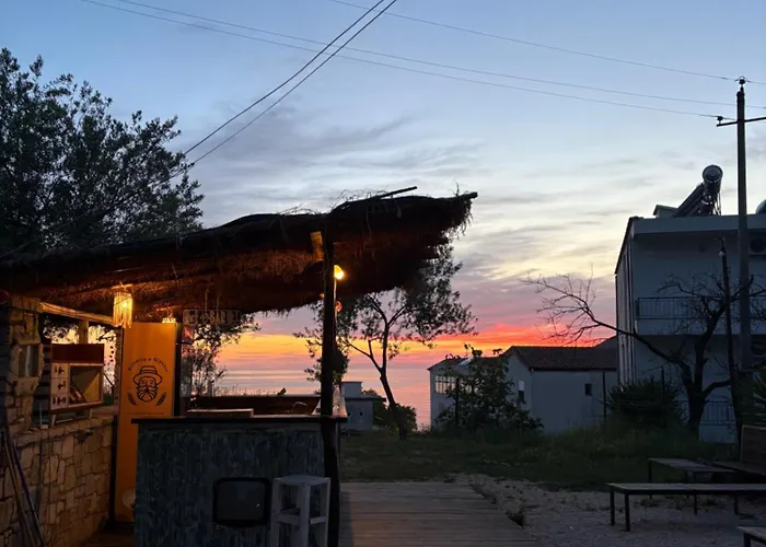 Trip'n'hostel Seaside Himarë